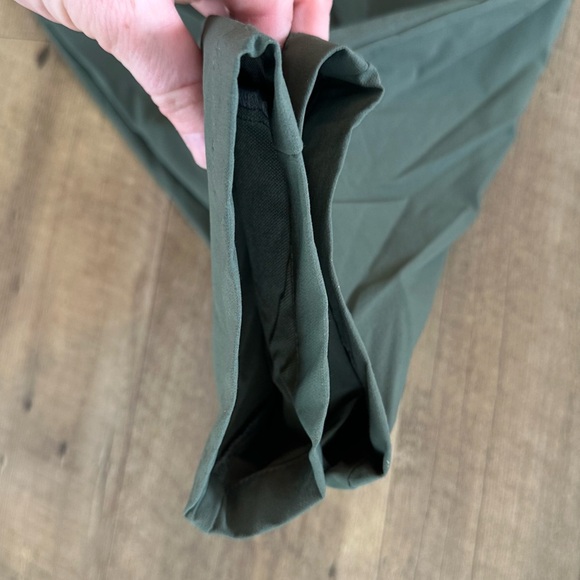 FIGS Men’s Tailored Trouser Agave - Picture 9 of 11